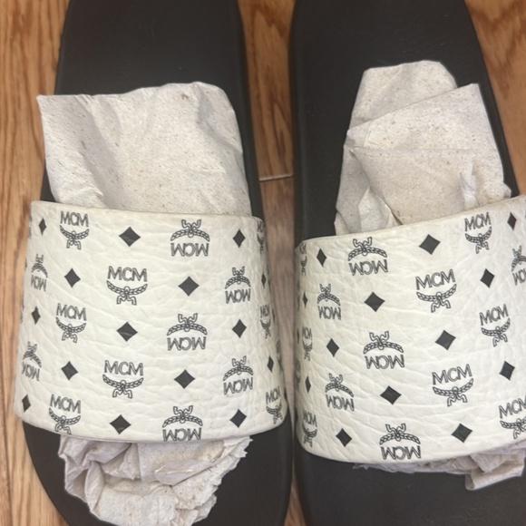 MCM MONOGRAM SANDLES - Picture 1 of 5